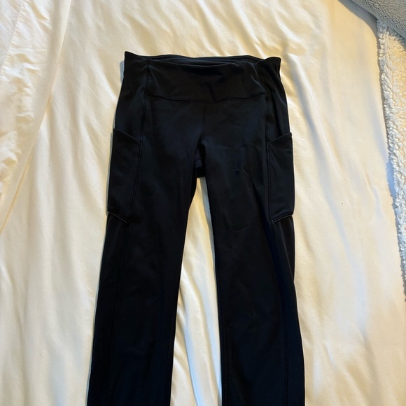 Lululemon black leggings with pockets 28’ - Picture 2 of 3